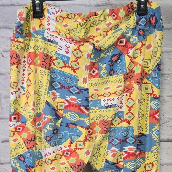 LuLaRoe Tall & Curvy 2 TC2 Blue Yellow Geometric Leggings (18–26) Butter Soft - Picture 7 of 9